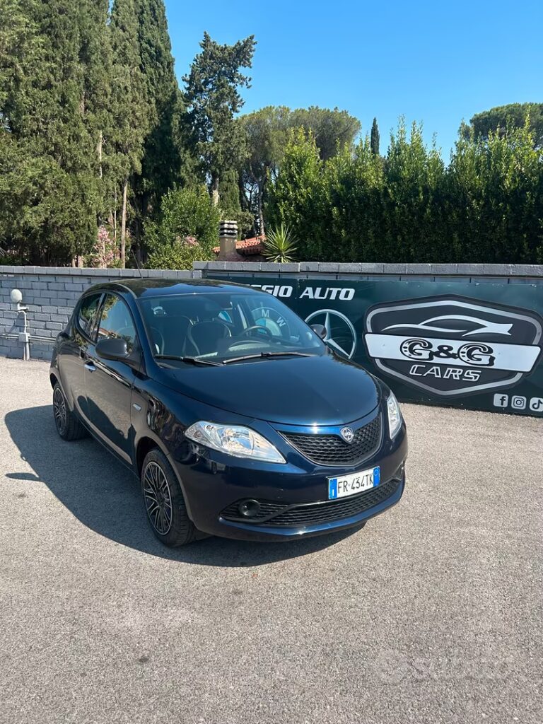 Lancia Ypsilon 1.2 69 CV 5 porte Platinum – 8.450 €